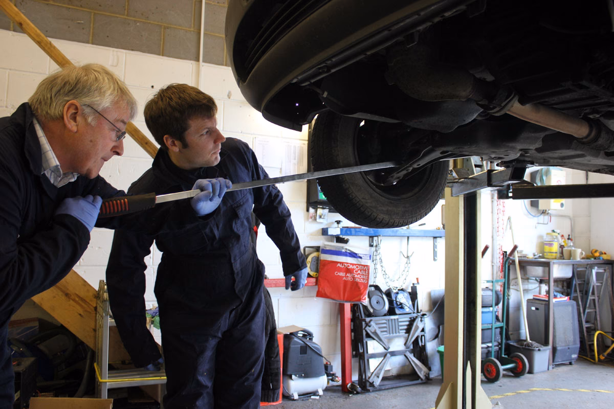 Where can I find the best garage services in Isle of Wight?
