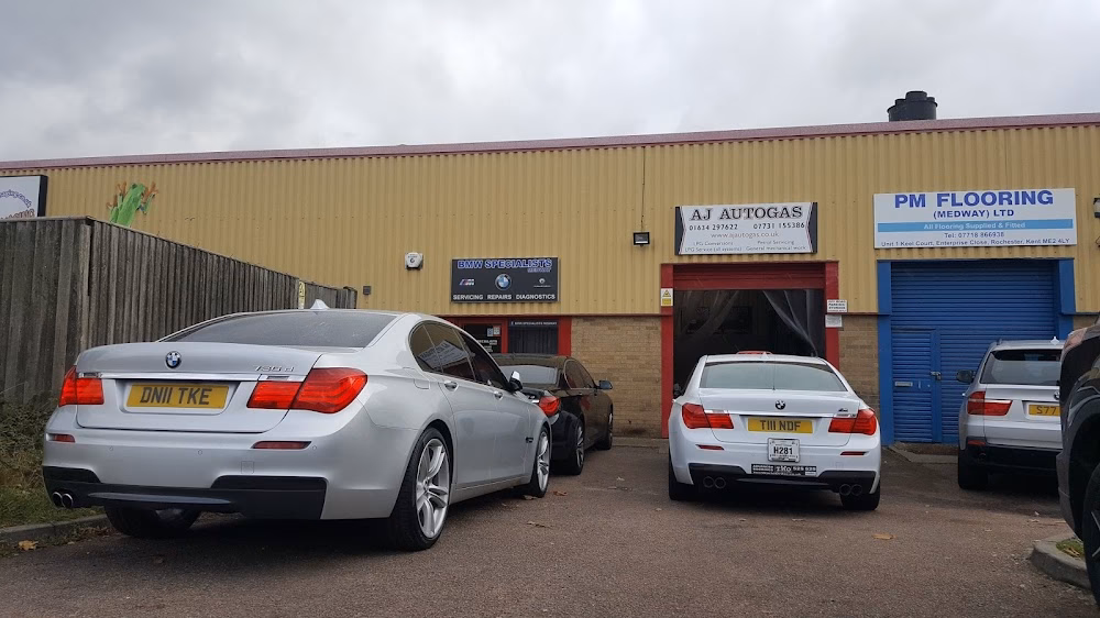 Who are Auto experts Medway?