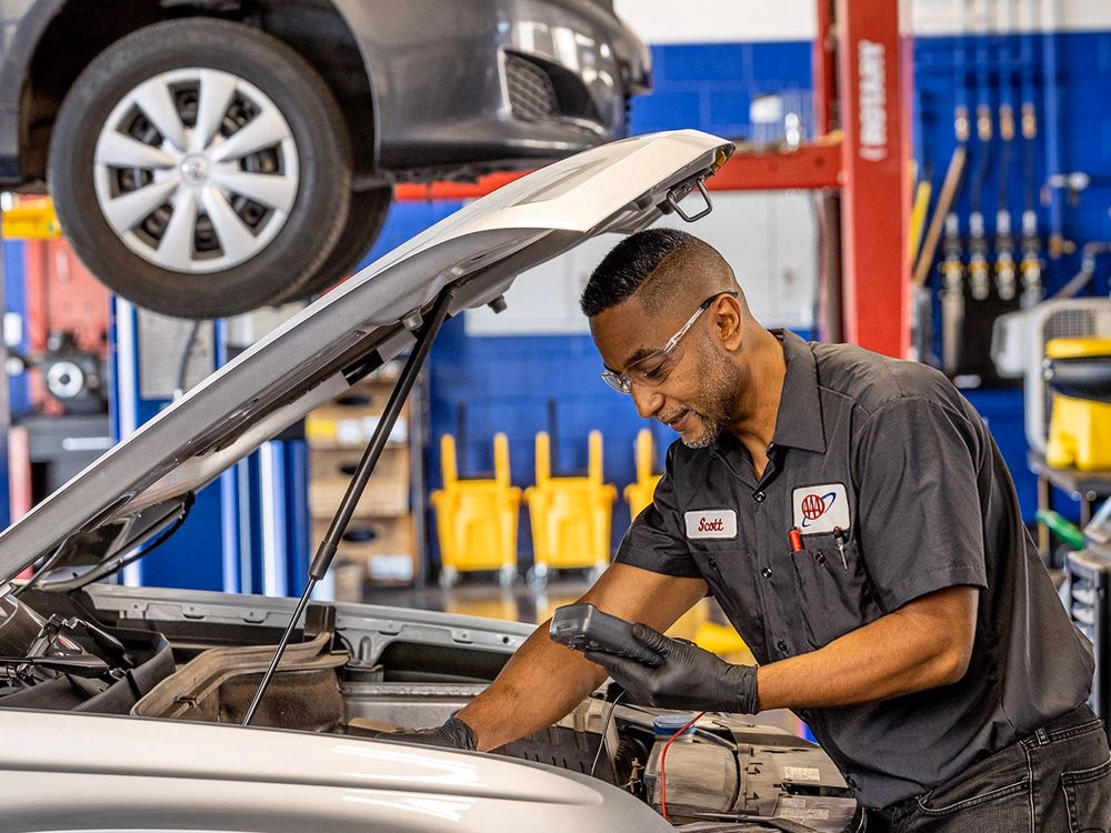 What are the hours of operation for Petaluma?