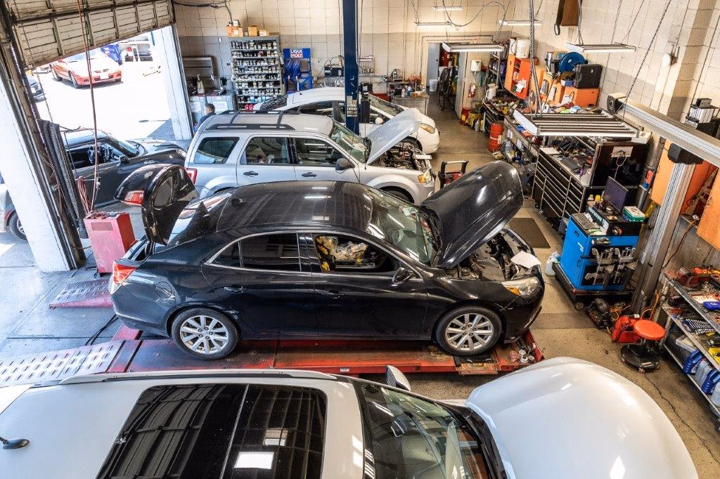 Who is John's automotive care La Mesa?