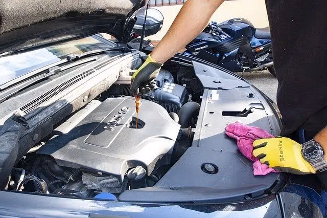 Do all Okotoks cars come with a warranty?