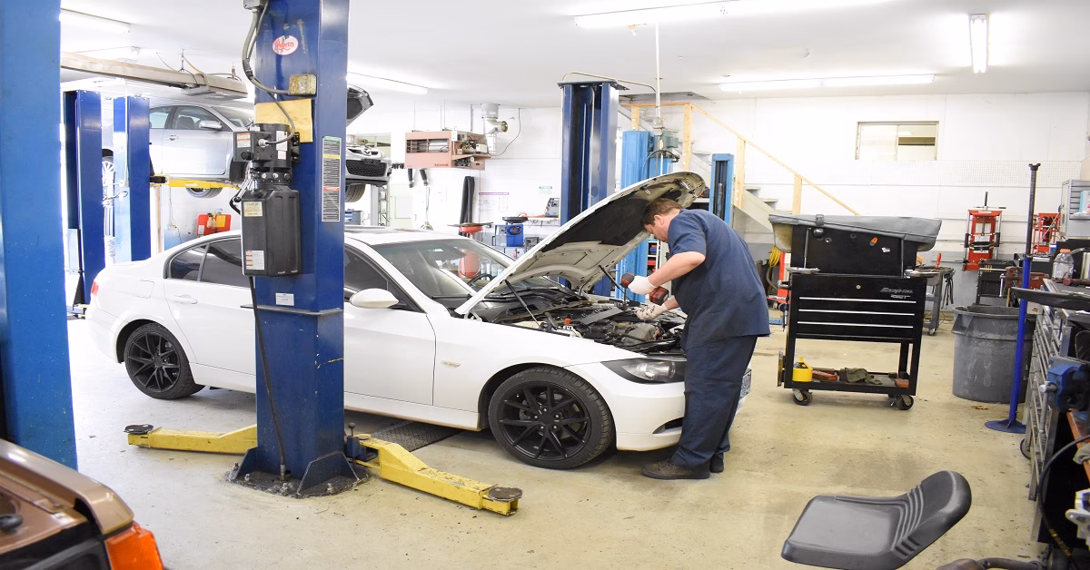 What makes Everett Street Autoworks the best mechanic in Portland?