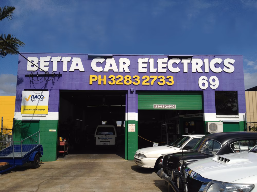 Where can I hire a car in Redcliffe?