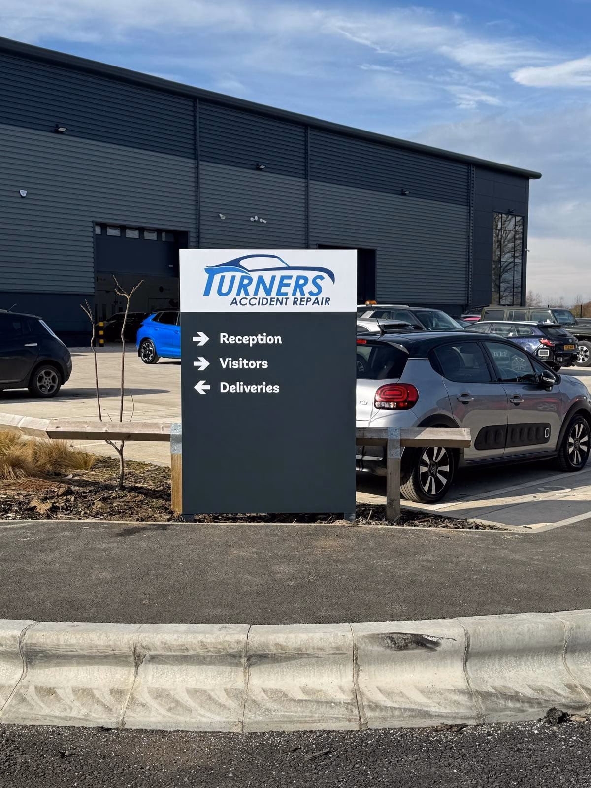 Where is Ripon Old Cars located?