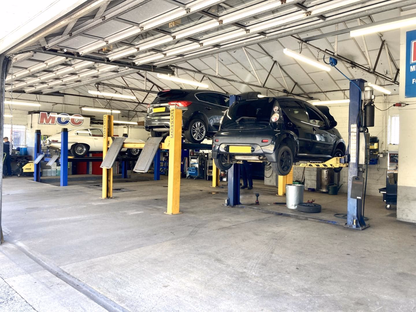 Who is J W motor repairs limited?
