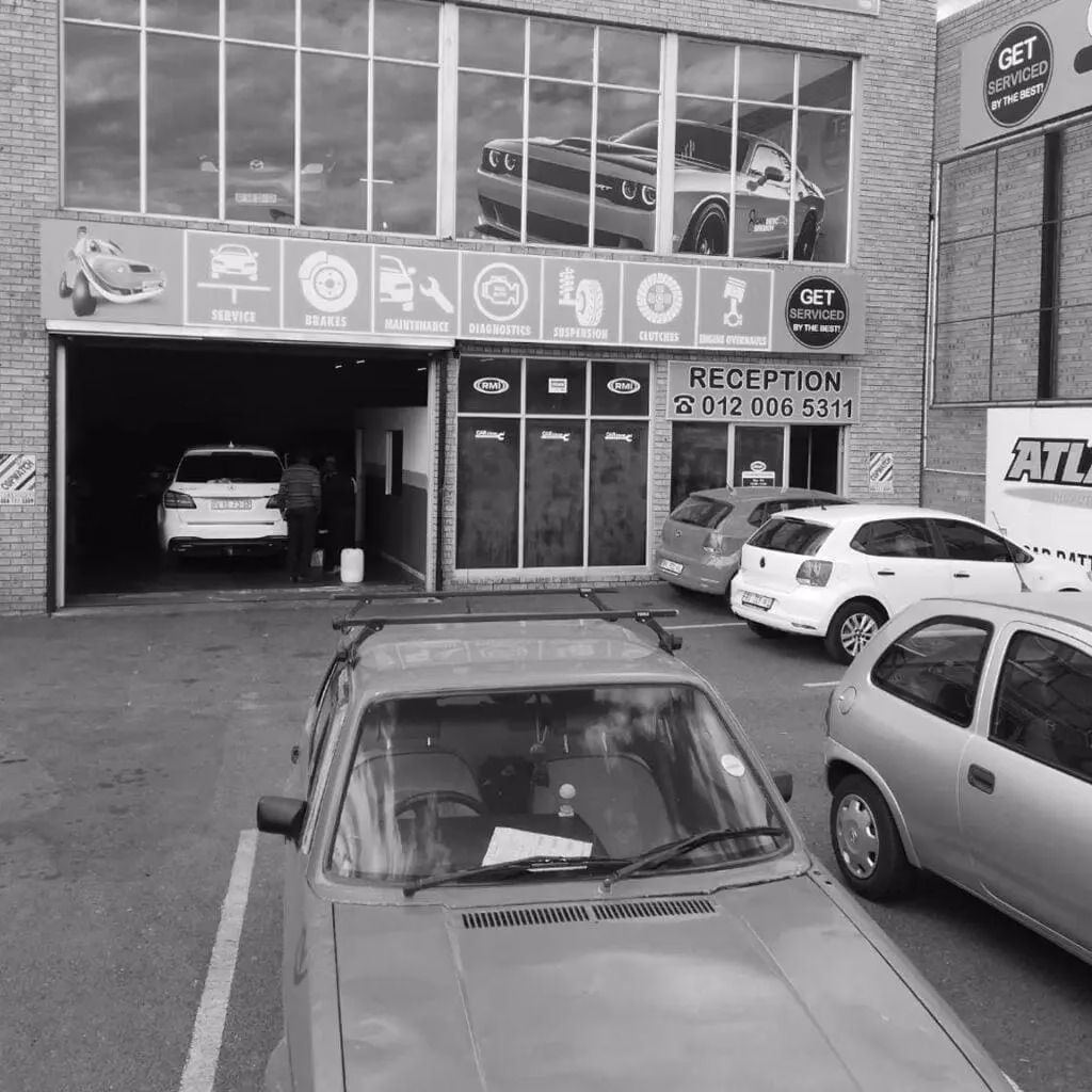 What services does renew my car Centurion offer?