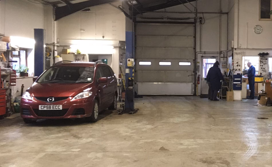 Where can I hire a car in Stroud?