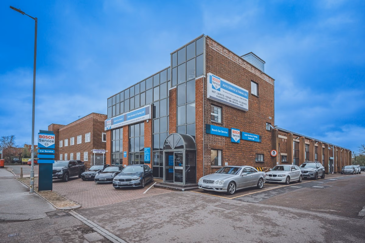 Who is Hitchin motorcare?