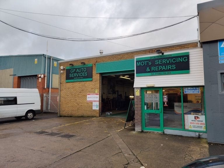 What services does Kidderminster offer?