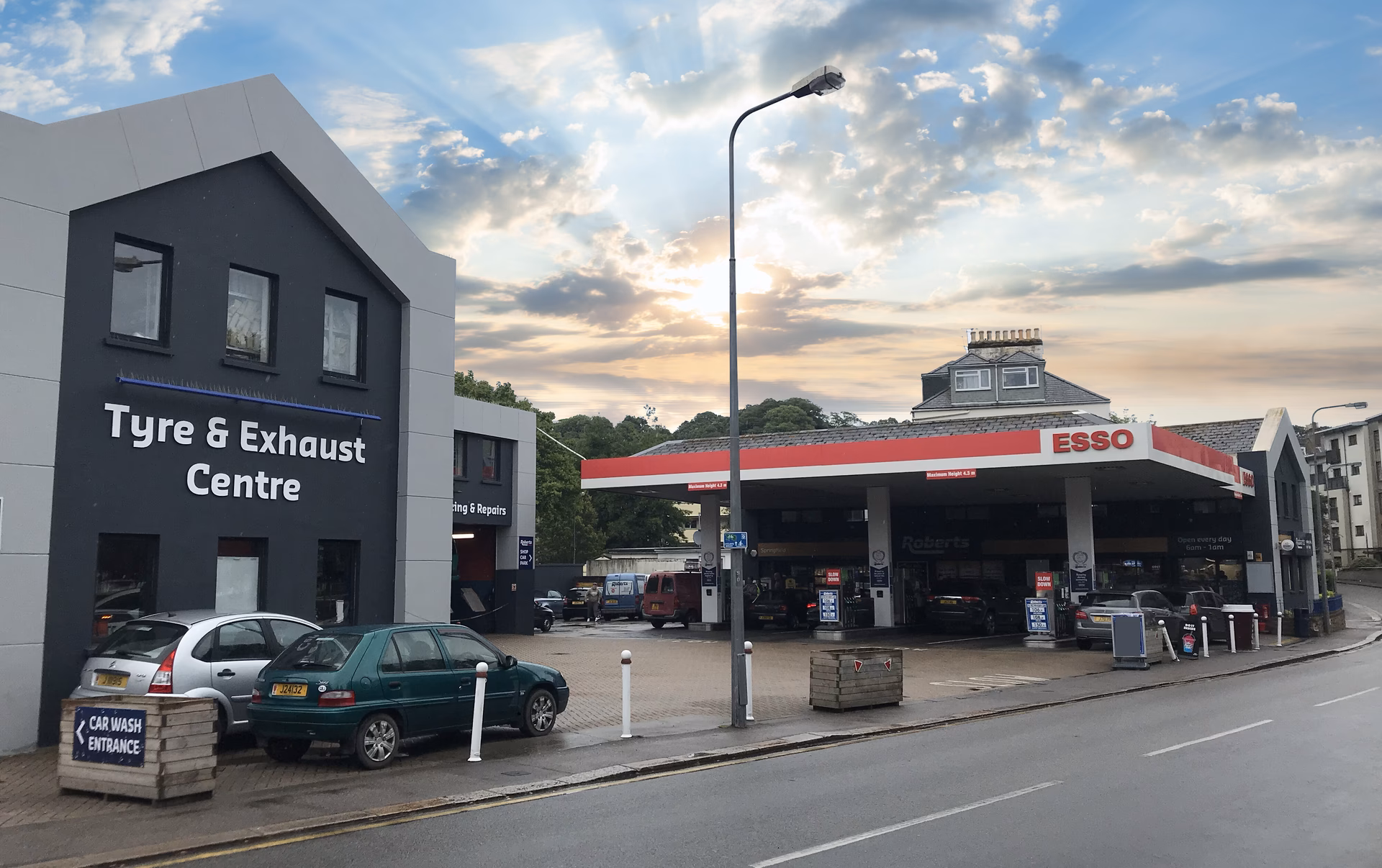 Who is the tyre & service centre?