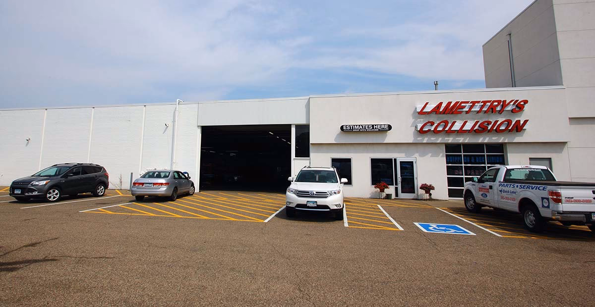 What services does a car repair & maintenance service offer?