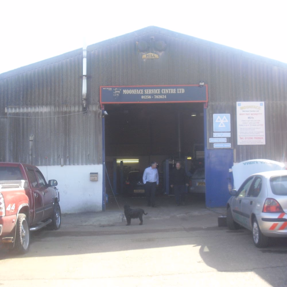 Where can I get a free car repair estimate in Redhill?