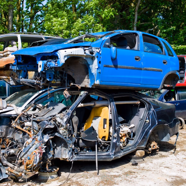 How are scrap metal prices determined in Bristol?
