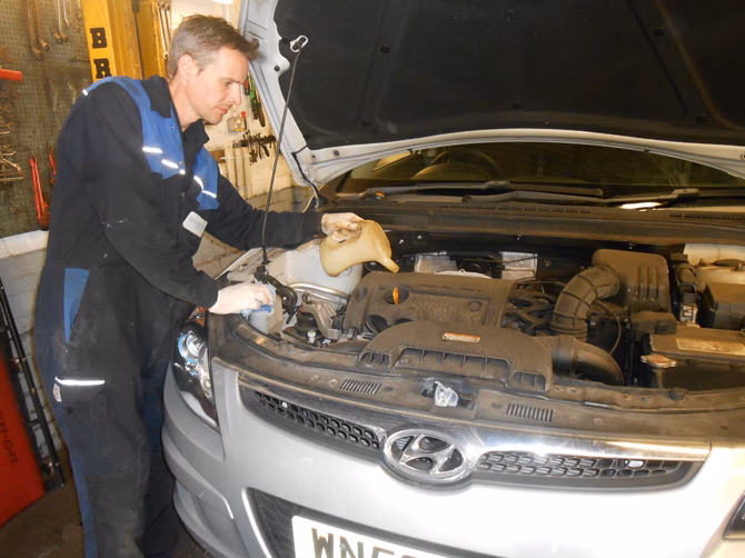Does Hyundai offer fixed price service?