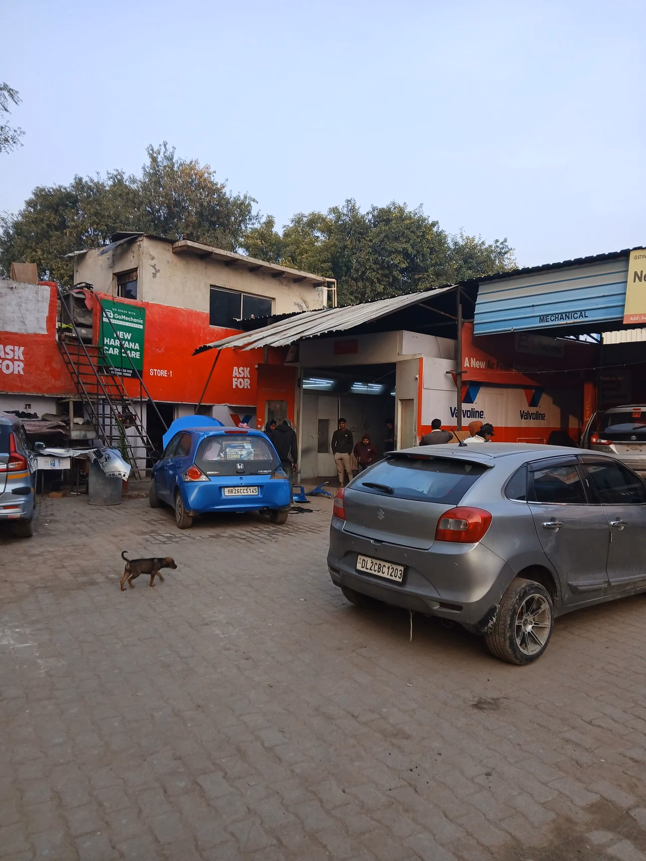 Where is Nexa & Gurgaon service workshop located?