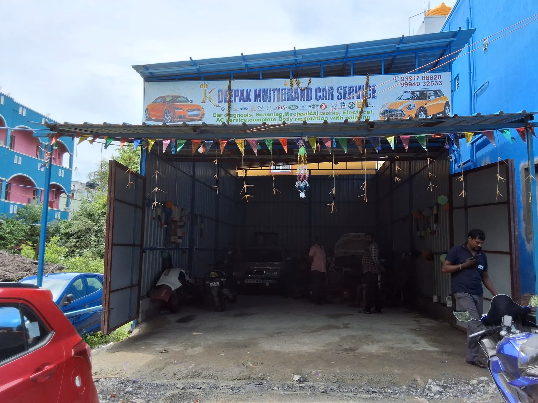 Where can I park my car in Medavakkam Koot?