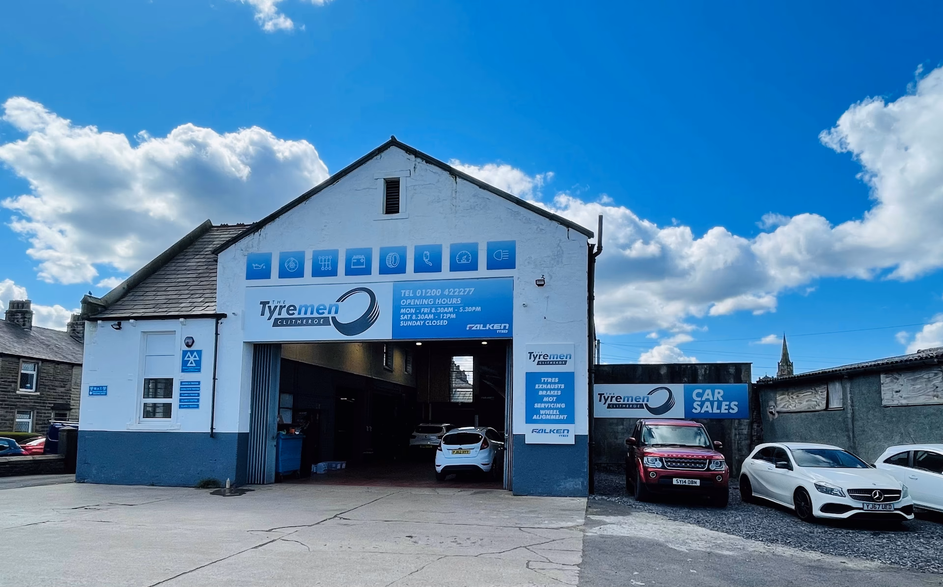 Where can I hire a car or van in Clitheroe?