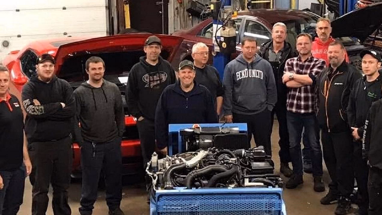 Who is Speedy Auto Service Dartmouth?