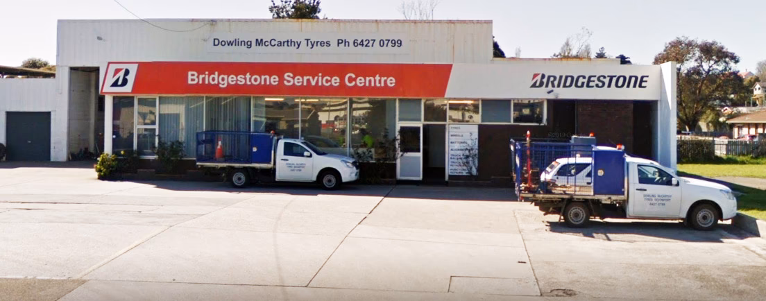 How many mechanics servicing Devonport are happy customers?