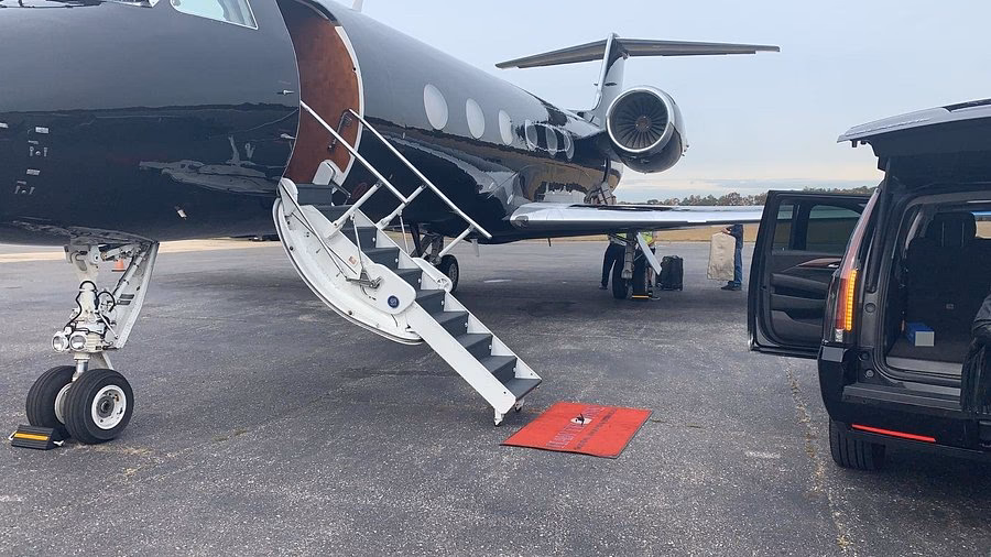 How do I Return my Islip Airport car rental to budget?