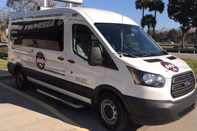 What airport transportation services are available in Daytona Beach?