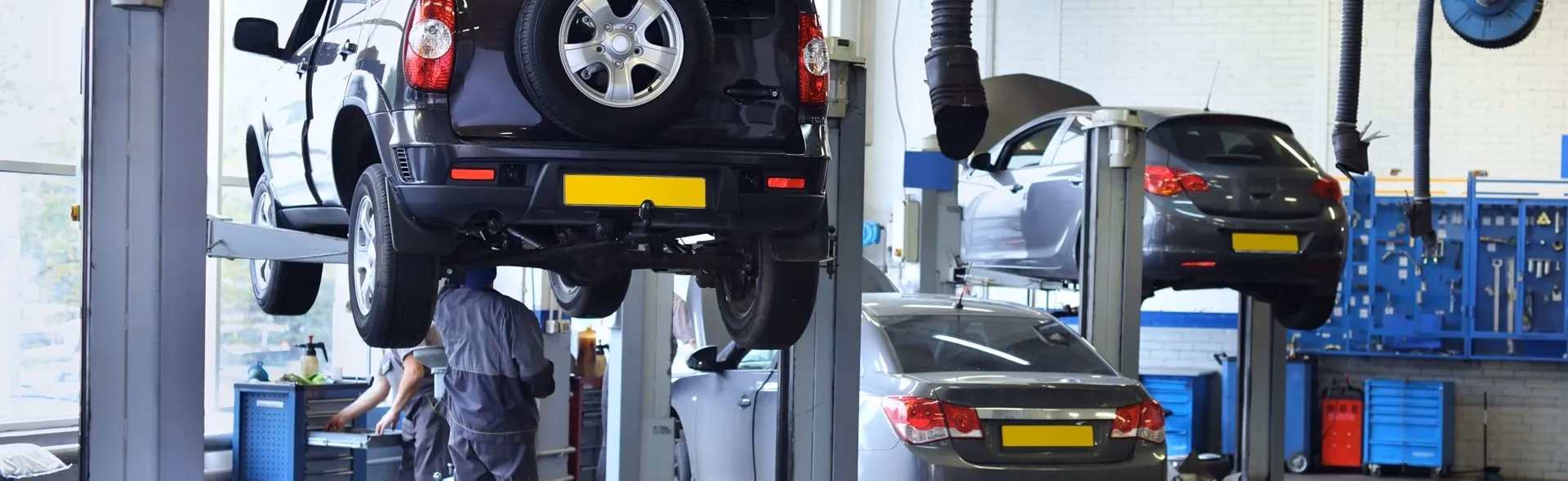 Where is HiQ tyres & Autocare Burgess Hill?