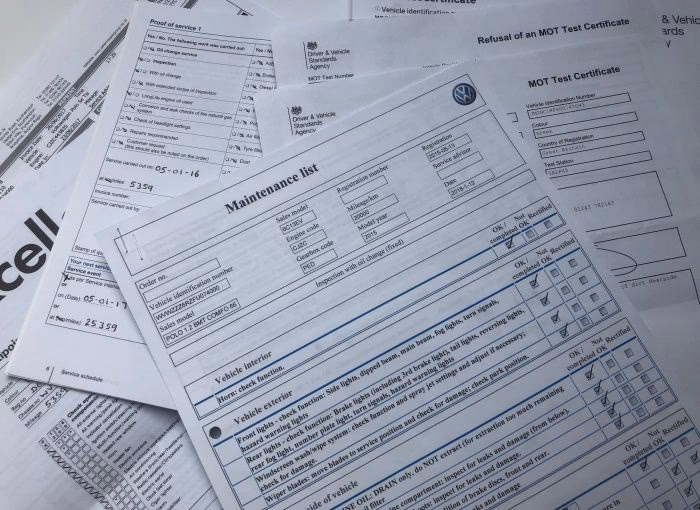 What is a car service history?