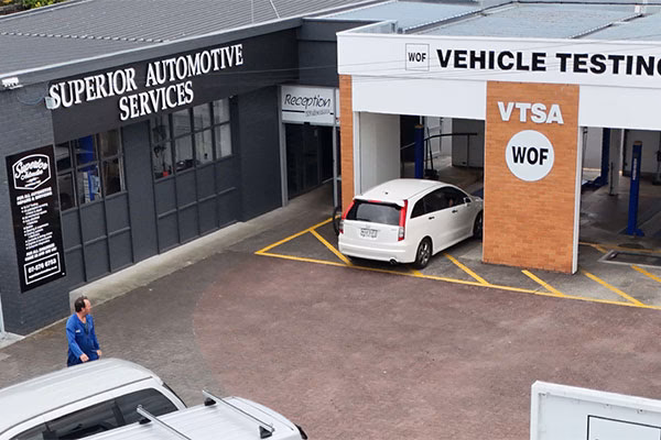 Where can I get a car repaired in Auckland?