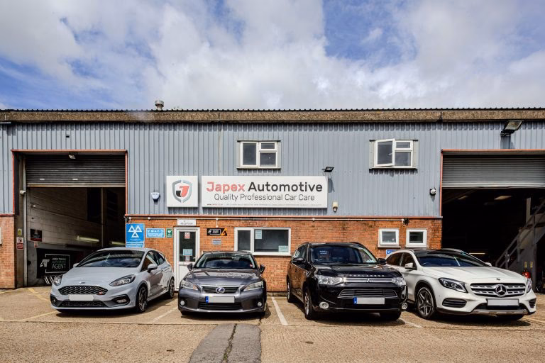 Who is cousins garage in Kings Langley?