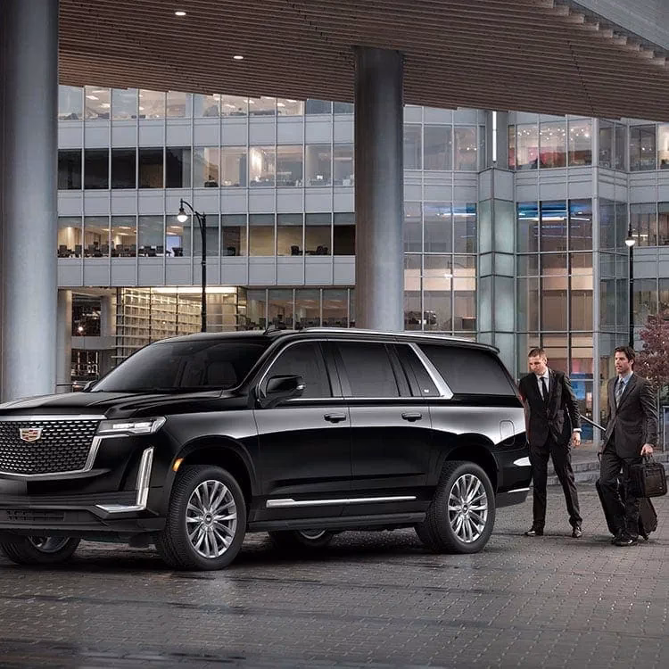 Does George Bush Airport have a car wash facility?