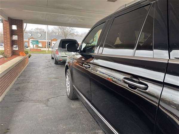 Who is a limo & chauffeur business in Northwest Indiana?