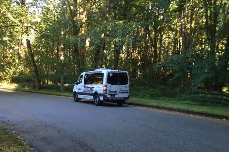 Is there a bus from Olympia to SeaTac Airport?