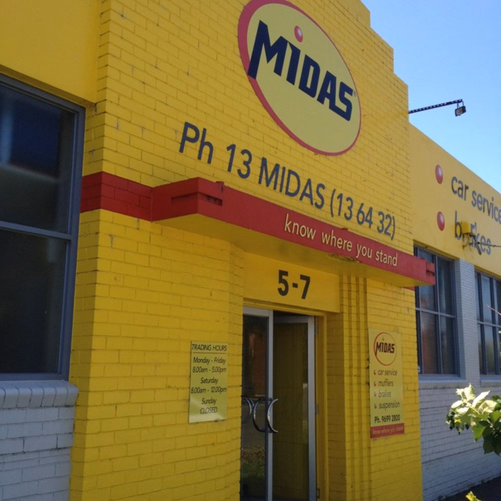 Does South Yarra BMW offer service?