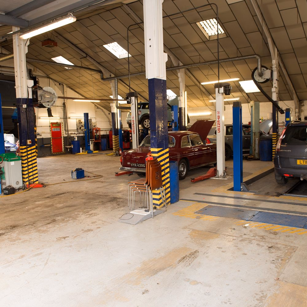 Who are St Ives car garages?
