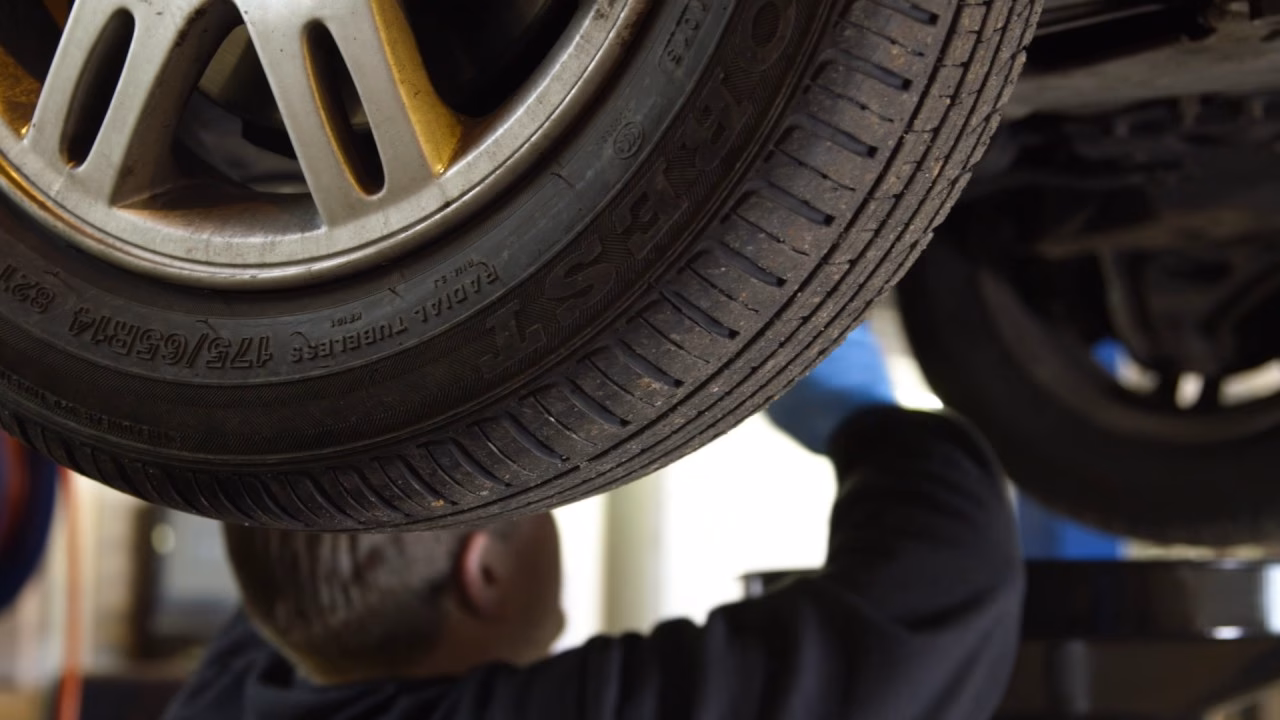 Do you offer full accident repair services in Swanley?