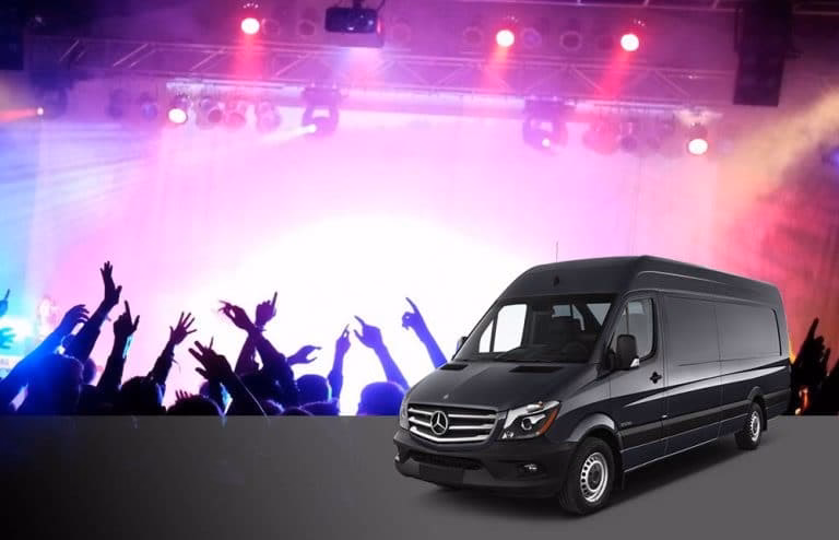 Why should you hire a minibus for Edinburgh Fringe Festival?