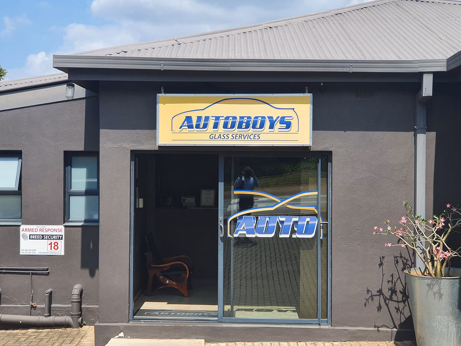 Does point s offer tyres & car maintenance services in Tzaneen?