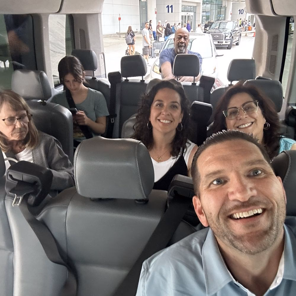 Does krewecar provide car seats?