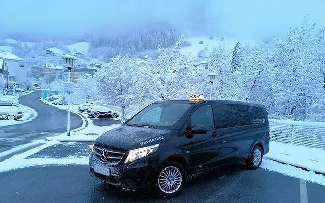 How much does a Zurich to Lech am Arlberg transfer cost?
