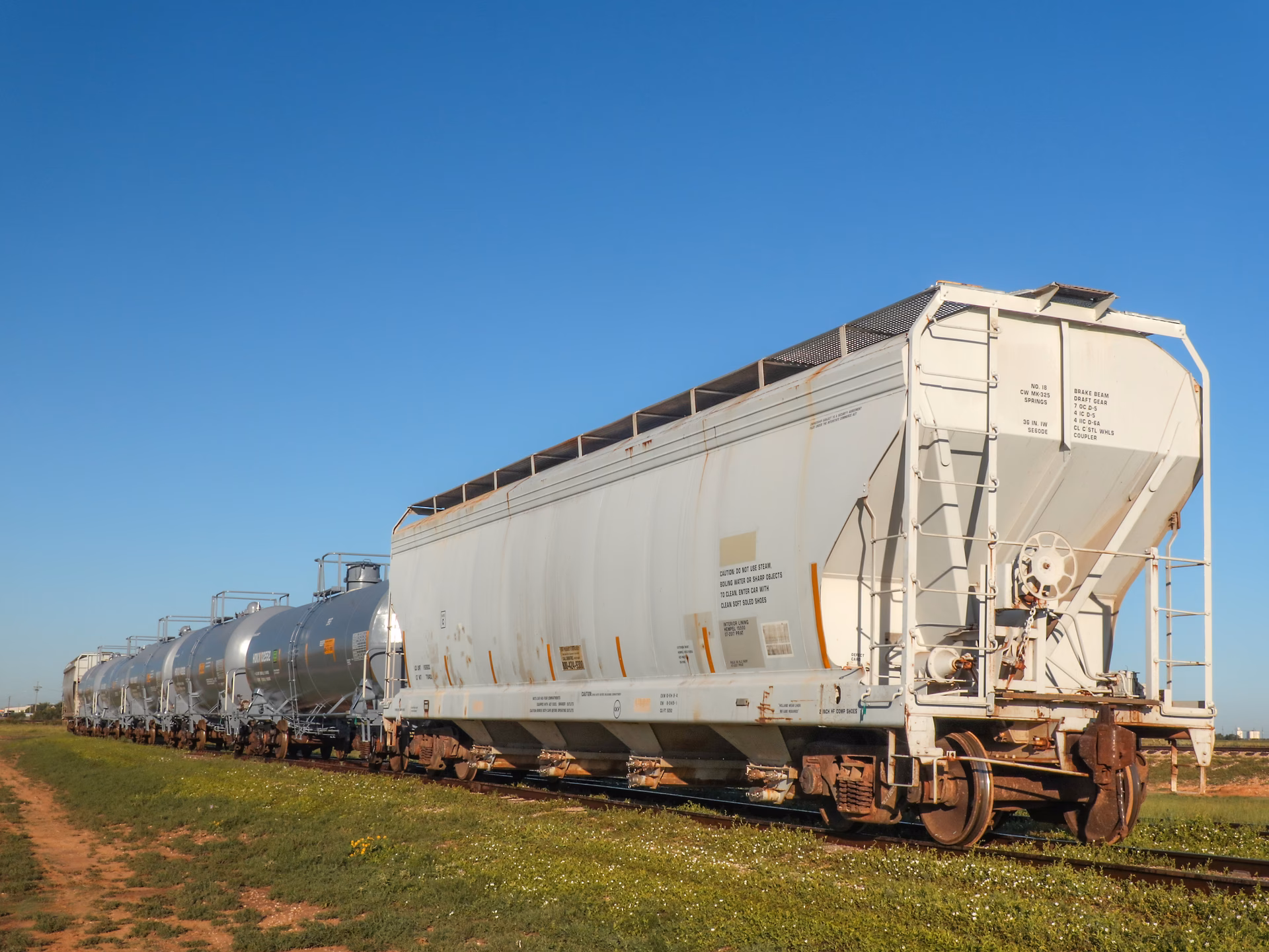 When did dining cars become a part of the railway?