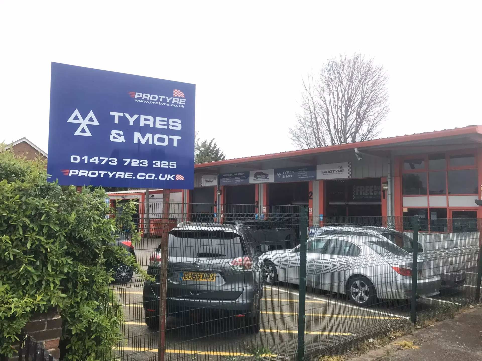 Which car servicing packages are available in Ipswich?