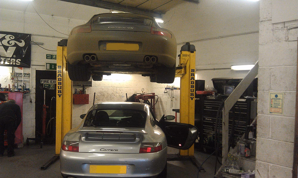 Where is Porsche Centre Bristol?