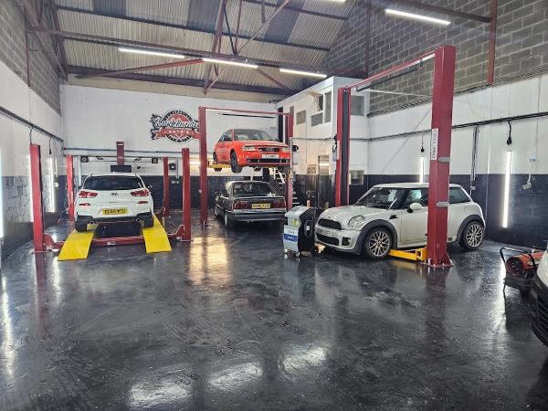 Where can I get a car service in Wallasey?