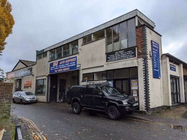 Where is M J Autoparts (Norwich) Ltd?