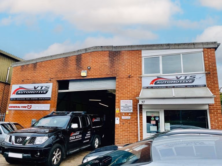 Where can I find a good car repair service in Warwick?