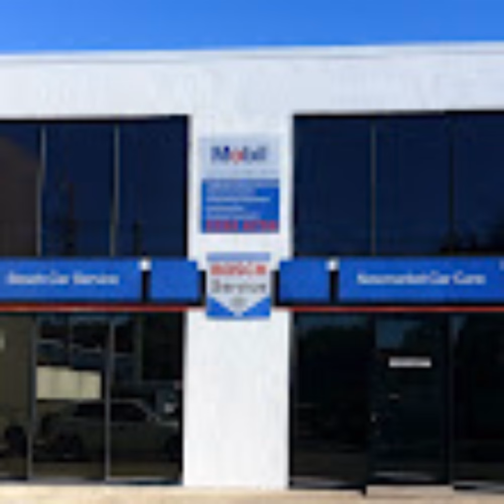 Who is Vulture Street service centre?