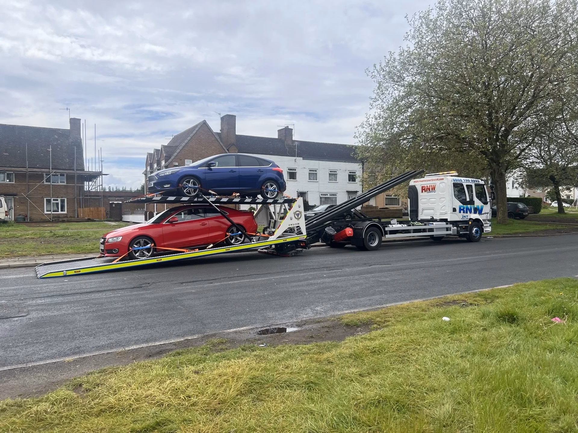 Does LM recovery offer 24-hour roadside assistance in Glasgow?