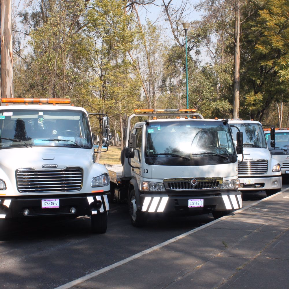 What is a trailer towing service?