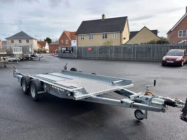 Where can I get truck parts & service in East Anglia?