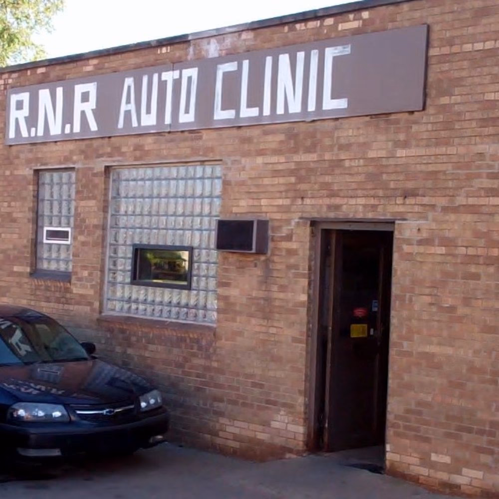 What auto repair services does Lincoln Park offer?